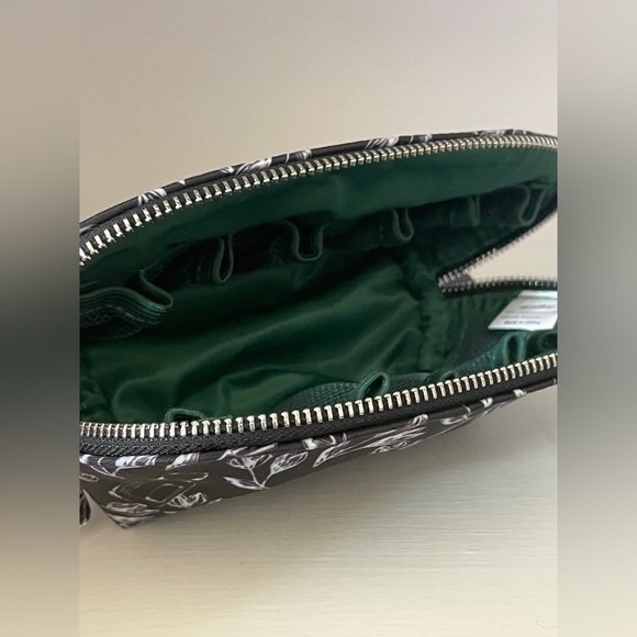 Doterra oil case bag holder color: emerald New. - Picture 4 of 11